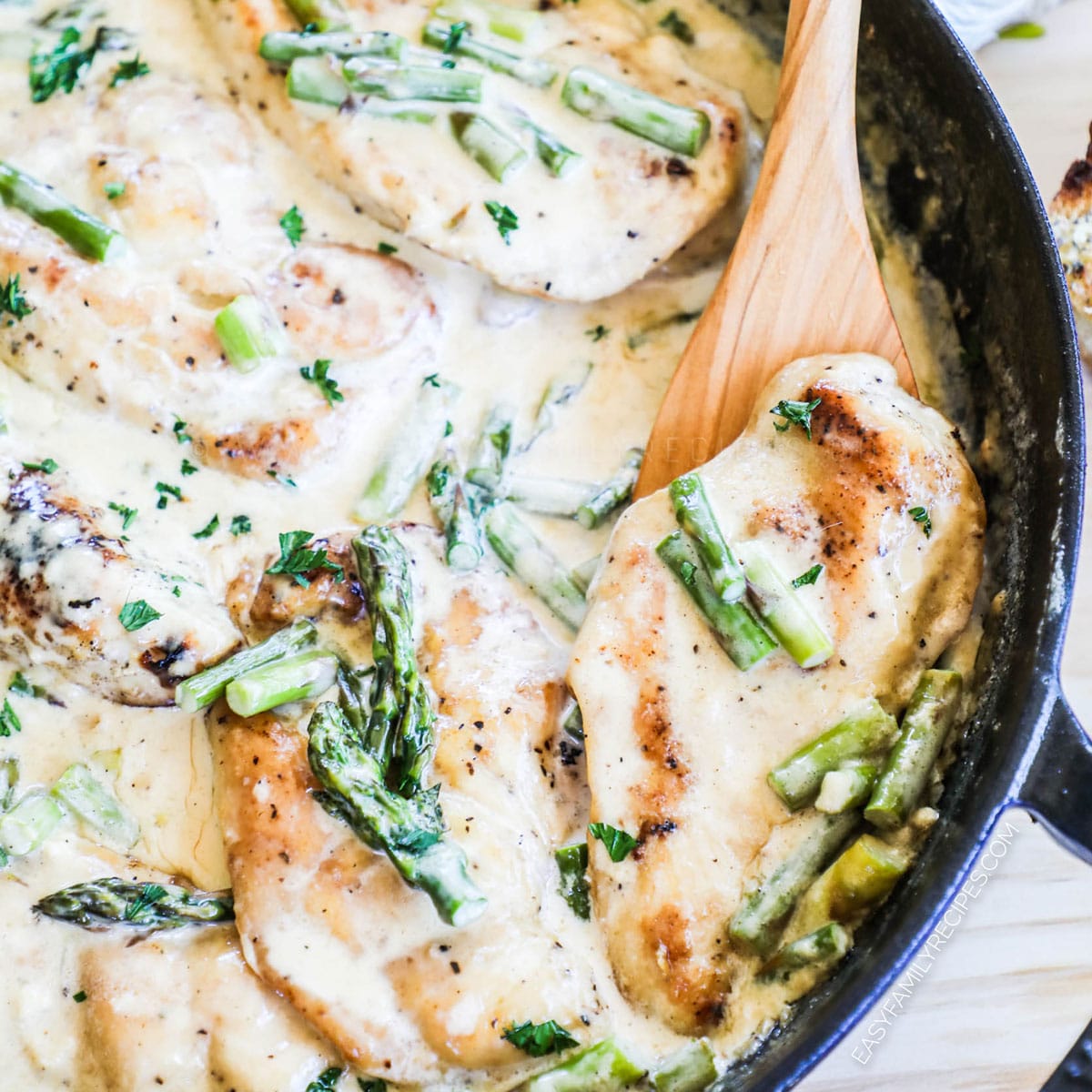 Creamy Chicken Asparagus Skillet: Restaurant Quality in One Pan
